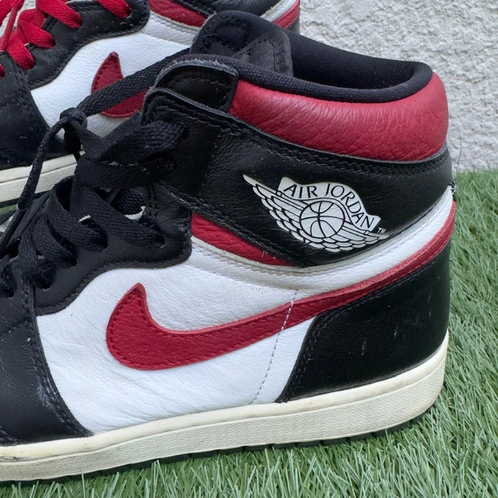 Jordan 1 Retro High OG Gym Red Black White 555088-061 Mens Size 10 Sneakers